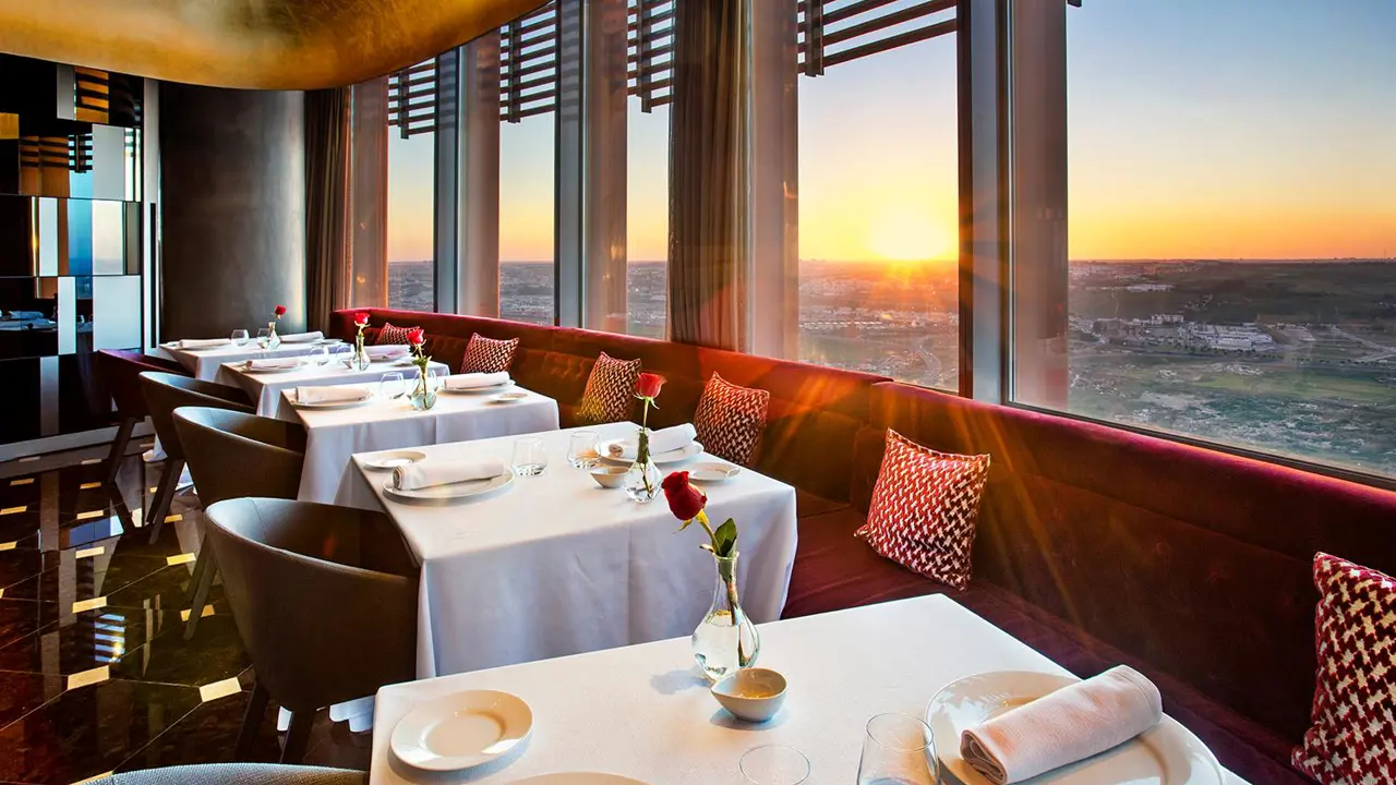 Eurostars Torre Sevilla, Seville, dining