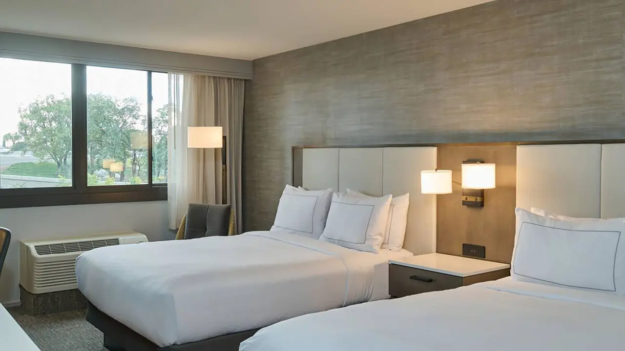 Doubletree By Hilton, Buena Park, bedroom