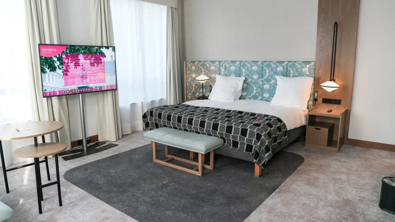 Mövenpick Hotel, The Hague, bedroom
