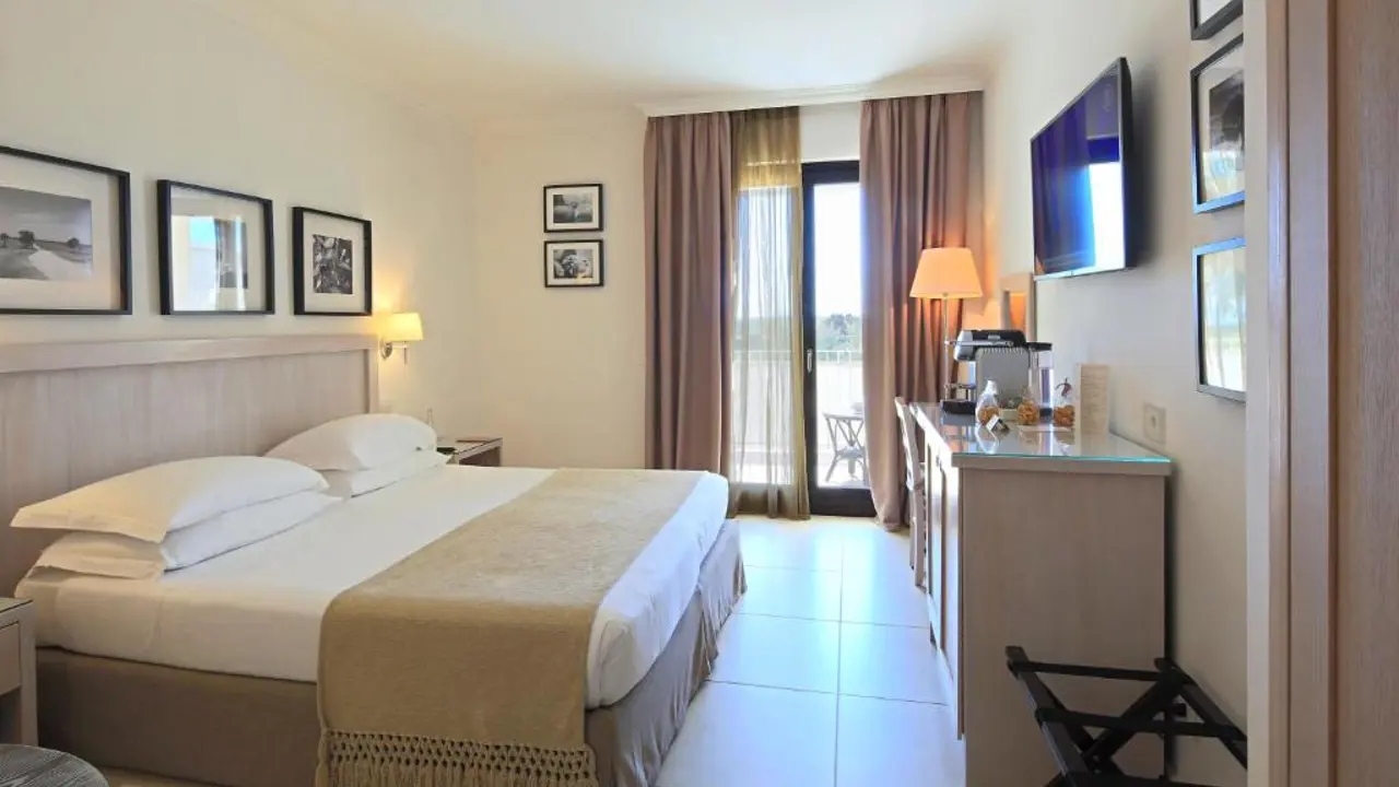 Hotel Canne Bianche, Torre Canne, Bedroom