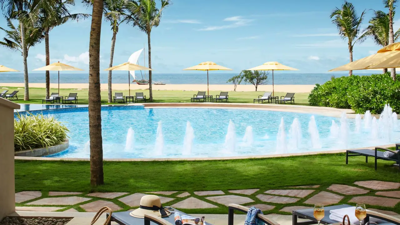 Sentido Heritance Negombo, Negombo, pool and beach