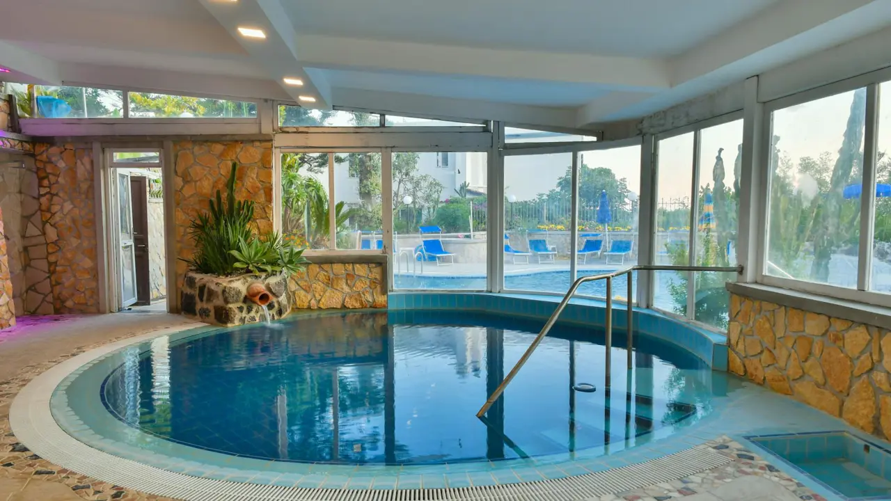 Hotel Terme Saint Raphael, Ischia, Indoor Pool