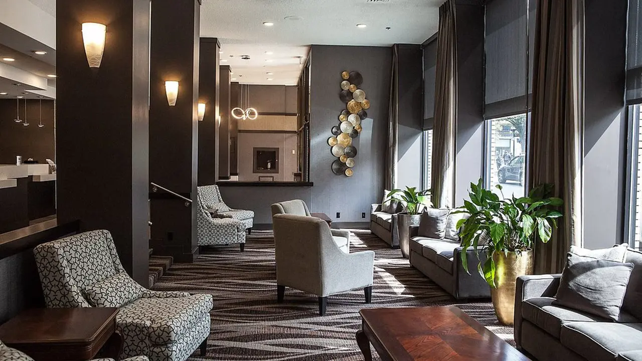 Best Western Carlton Plaza, Victoria, lobby