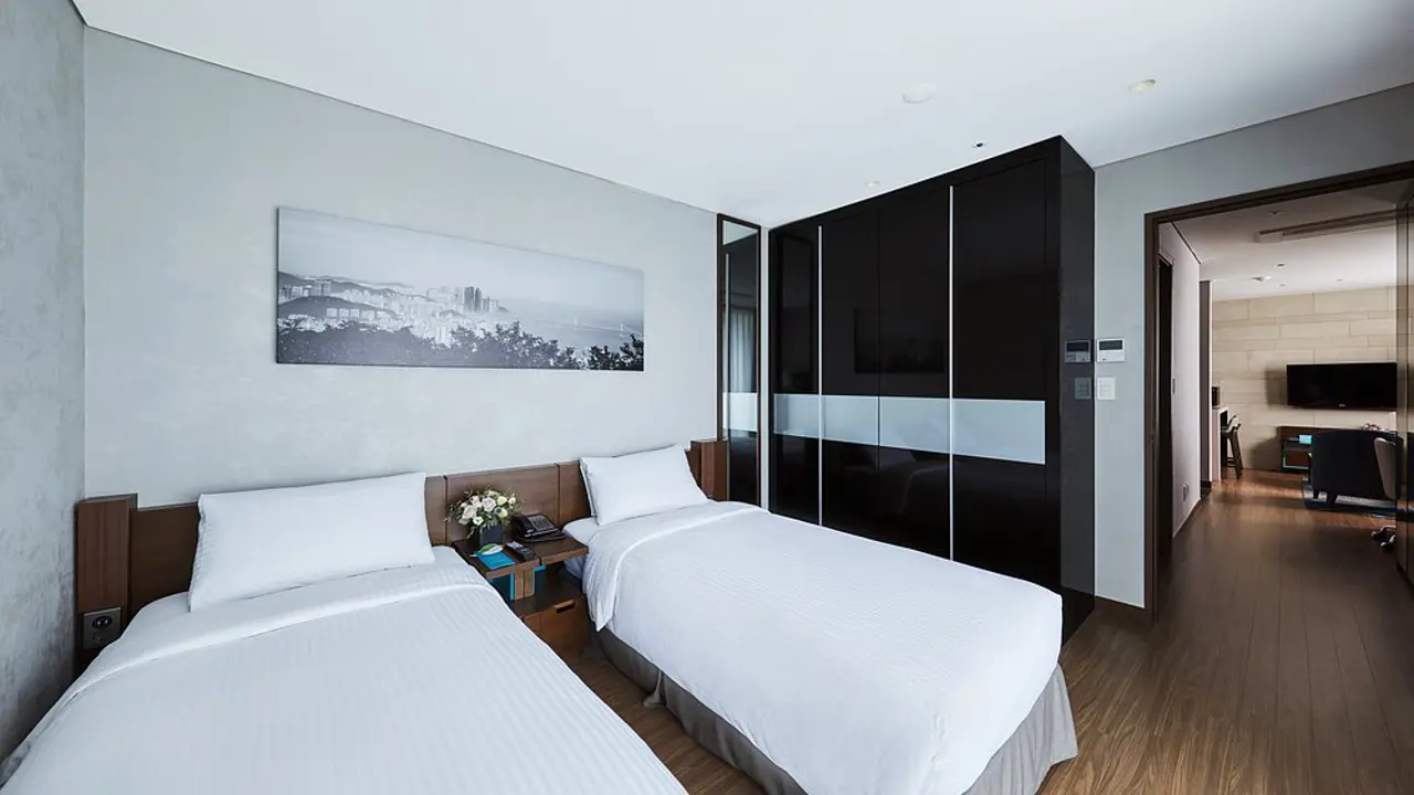 Felix by STX, Busan, deluxe suite