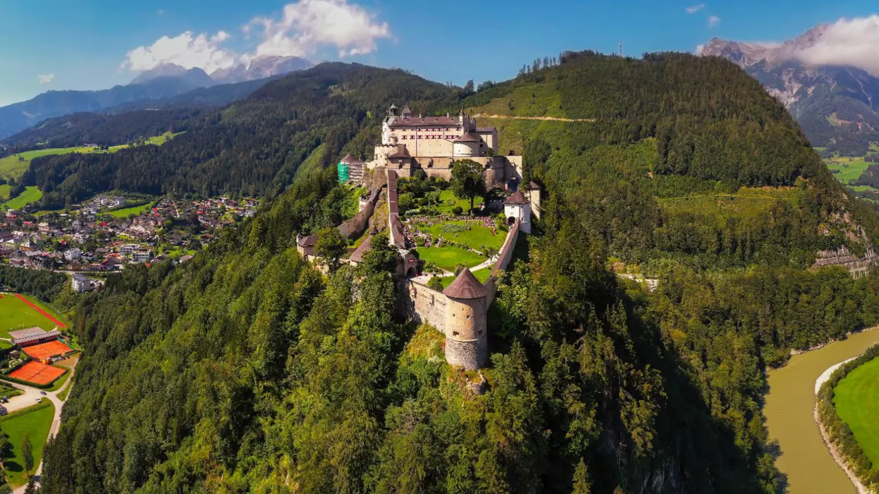 Höhenwerfen Castle