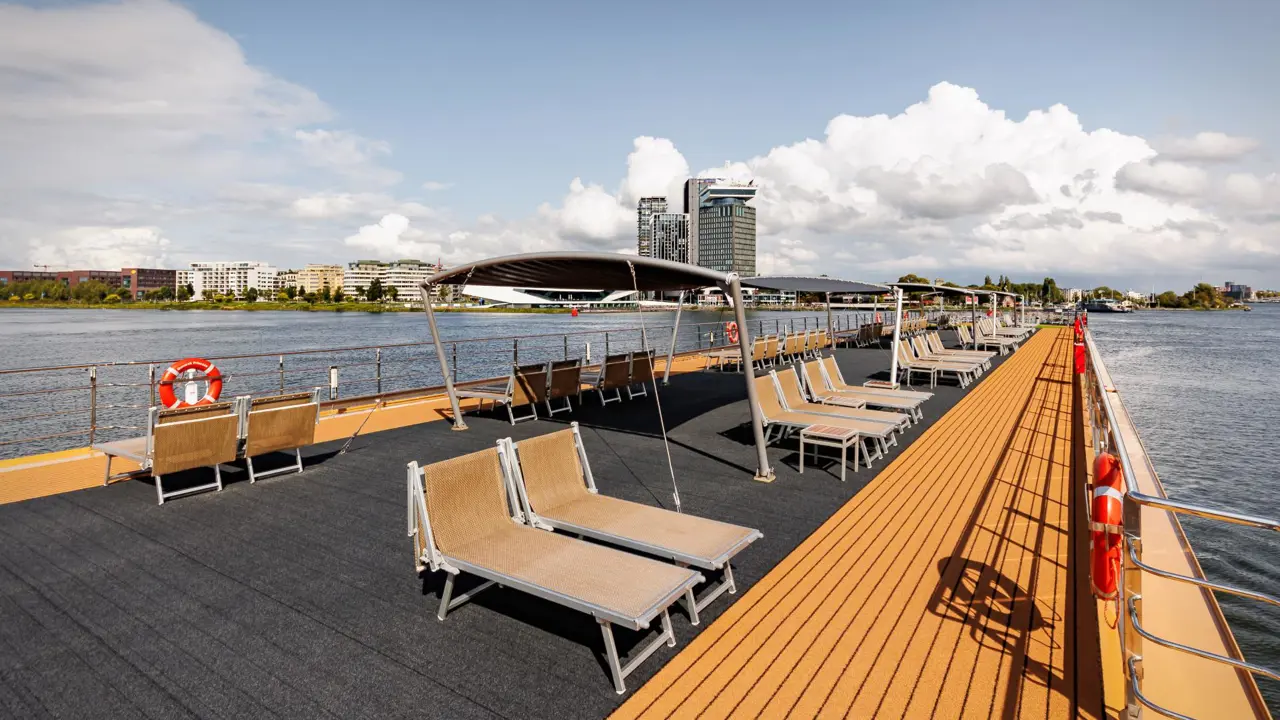 A ROSA CLEA Sun Deck 1