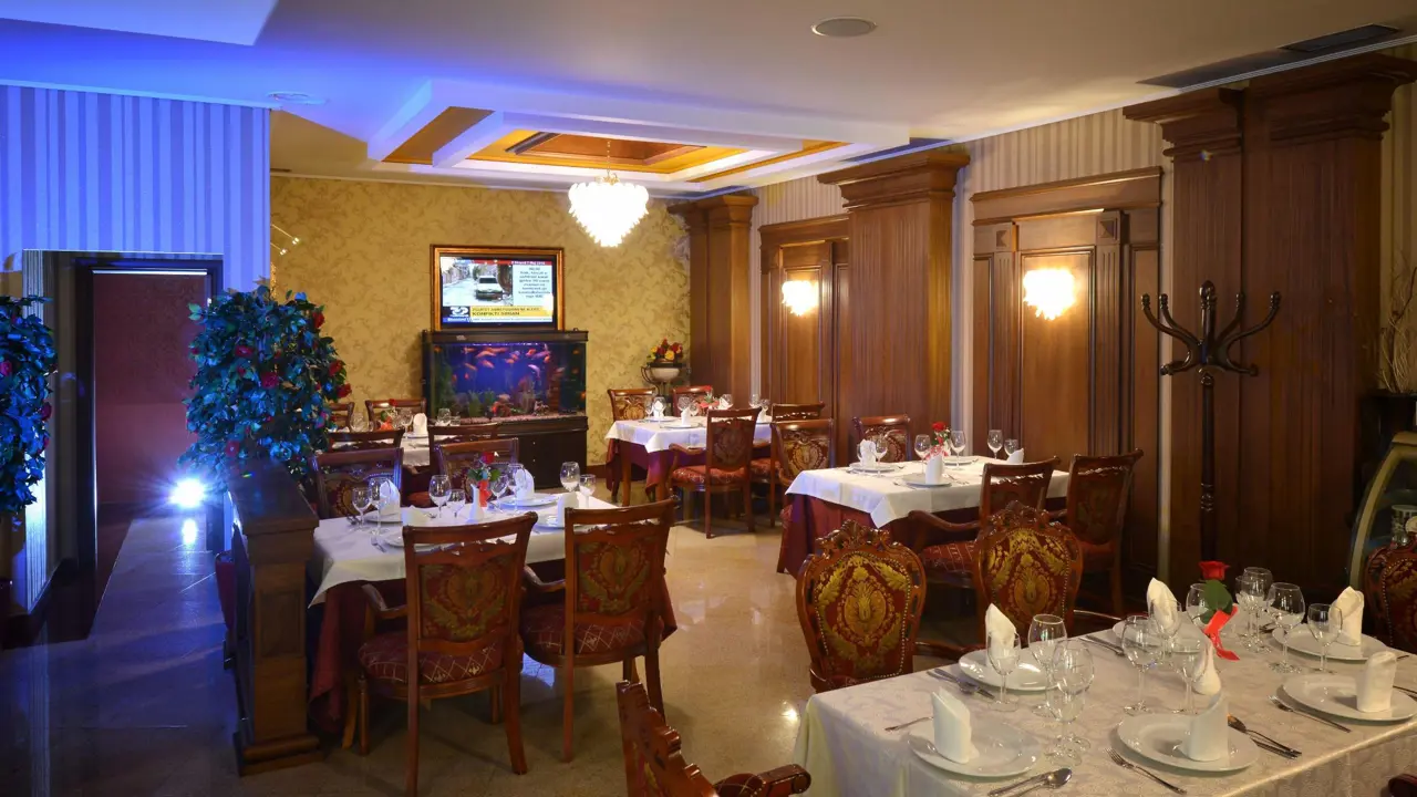 Hotel Austria, Tirana, dining
