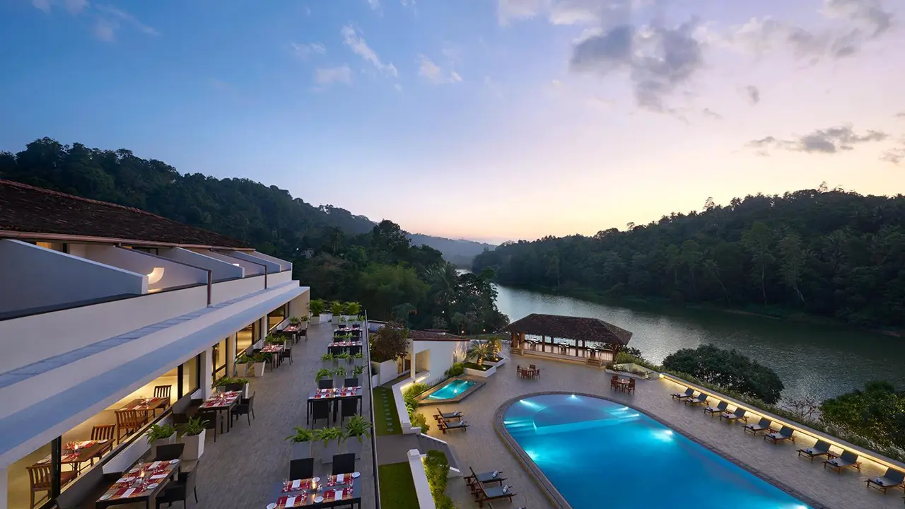 Cinnamon Citadel, Kandy, terrace dining