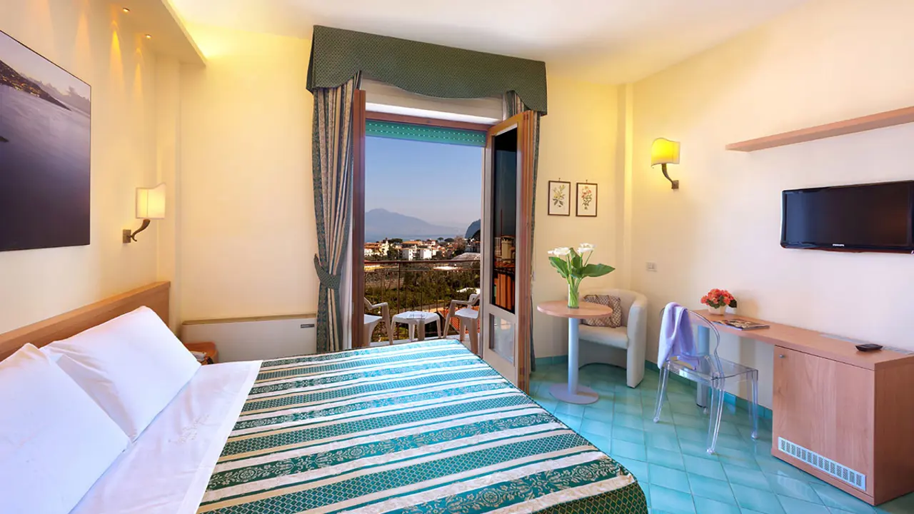 Hotel Girasole, Sorrento, Bedroom