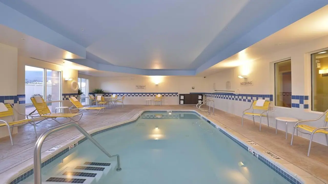 Fairfield Inn & Suites, Williamsport, pool