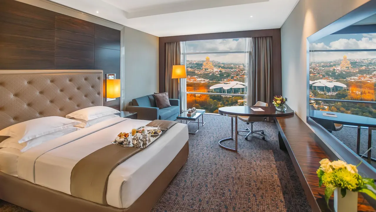 The Biltmore, Tbilisi, bedroom