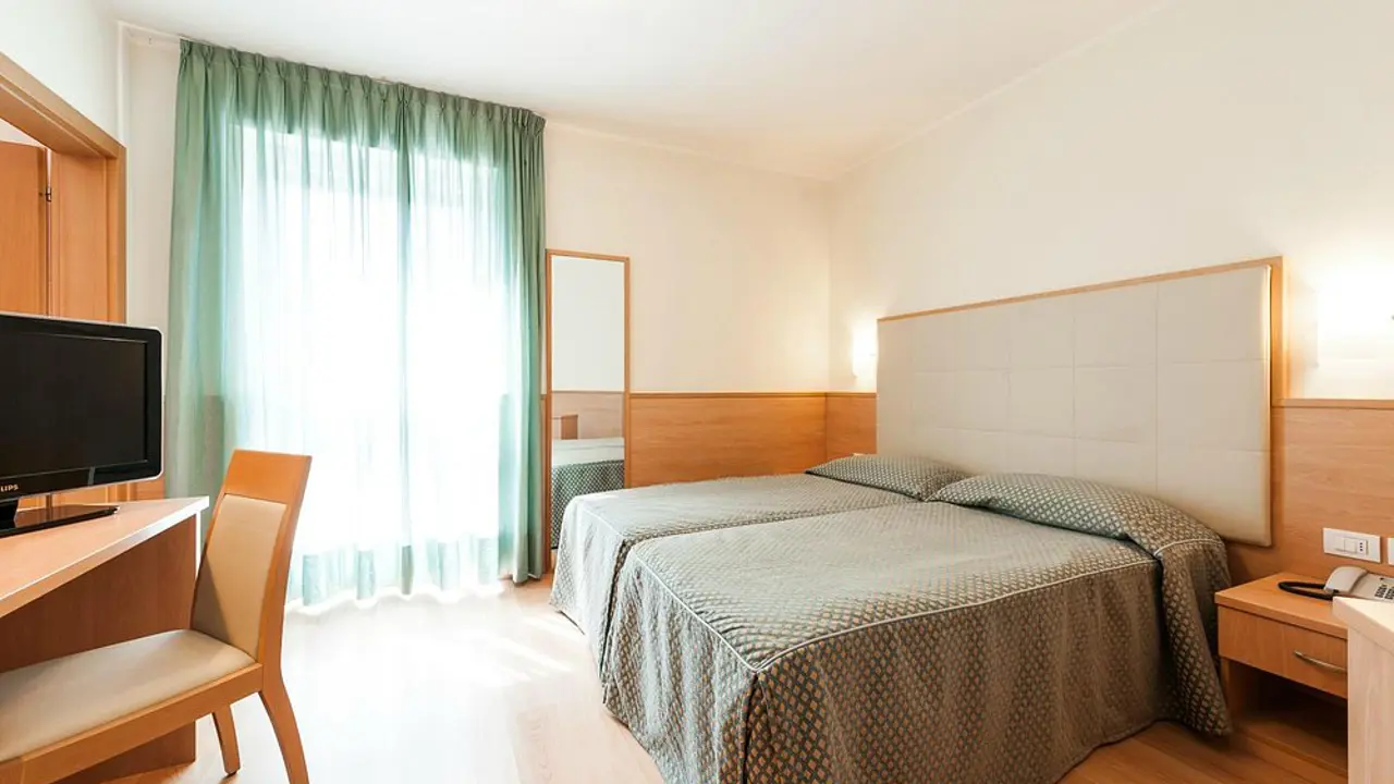 Club Hotel La Vela, Torbole, Twin Room