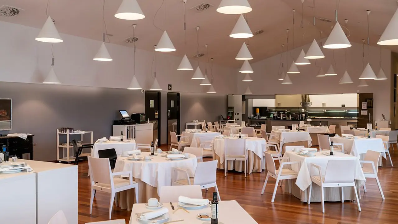 Parador De Antequera, Antequera, Dining