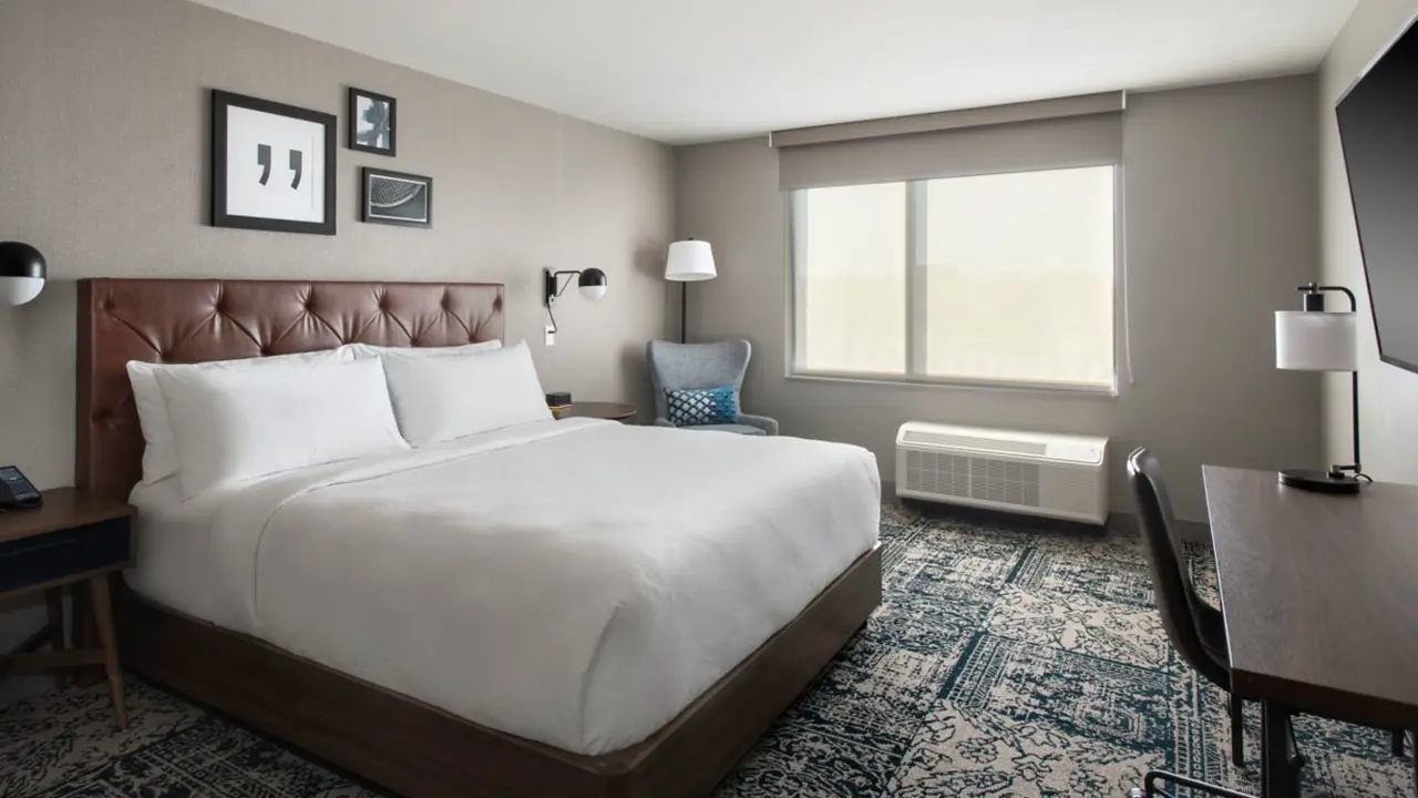 Four Points By Sheraton, Albany, bedroom