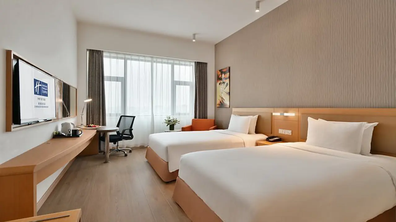 Chengdu Holiday Inn Express Huanhuaxi, Chengdu, bedroom