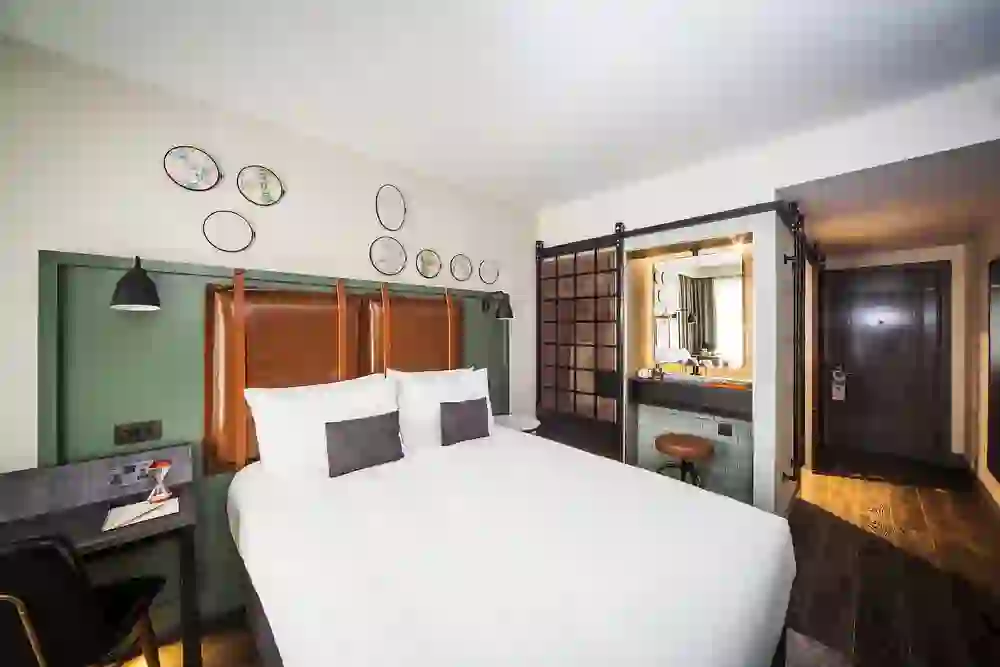 Clayton Hotel City Of London, London, Bedroom