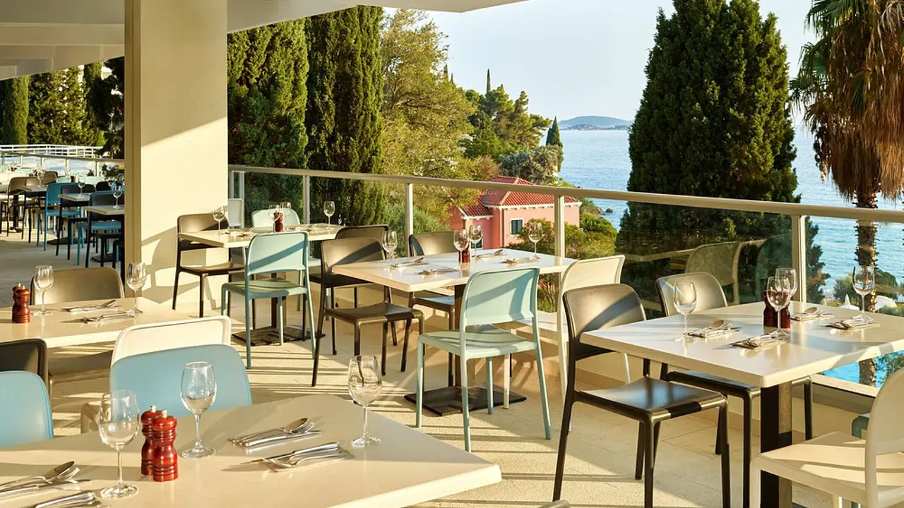 Hotel Astarea, Mlini, dining