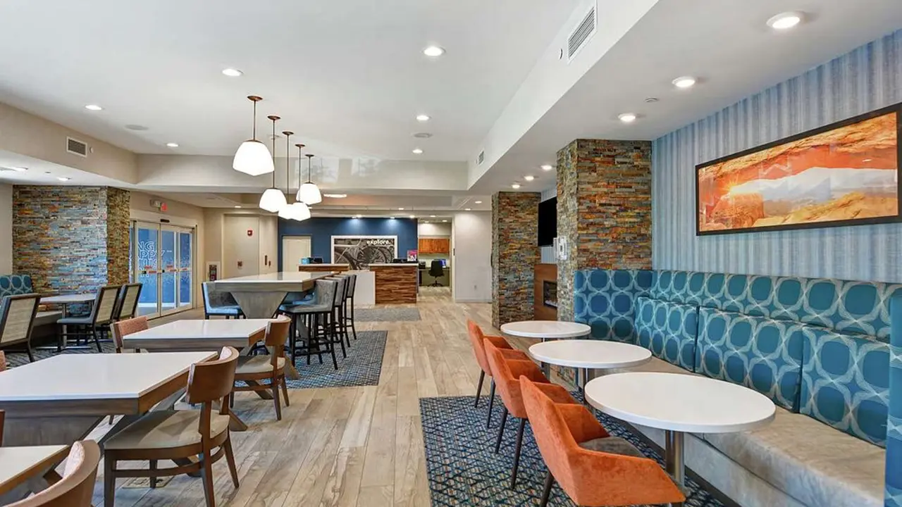 Hampton Inn, Moab, dining