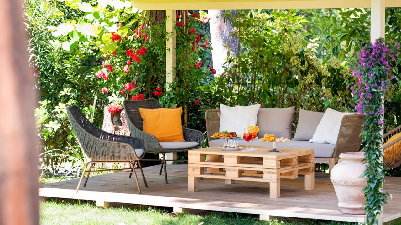 Hotel Andreaneri, Marina Di Pietrasanta, garden