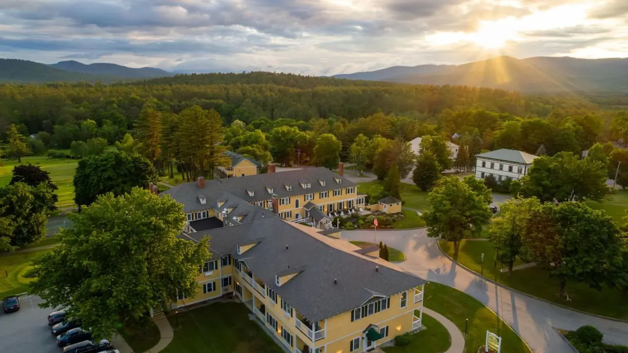 The Bethel Resort & Suites, Bethel, aerial view