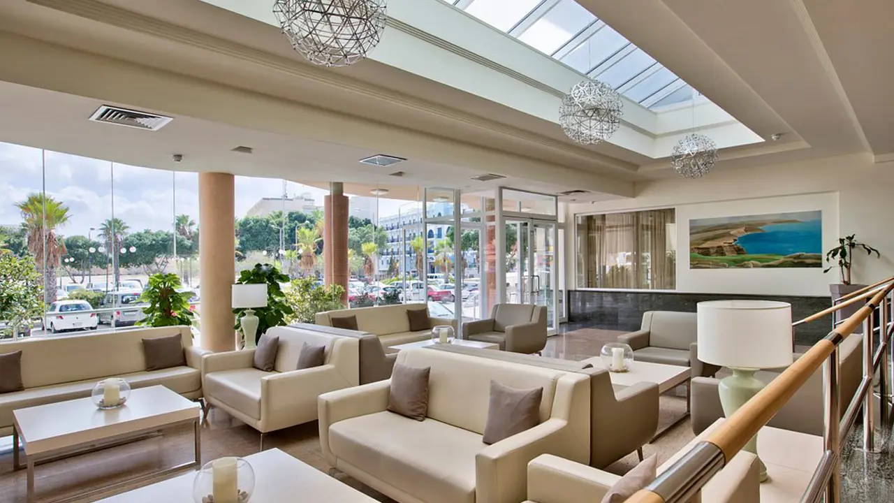 The Santana Hotel, Malta, Lobby