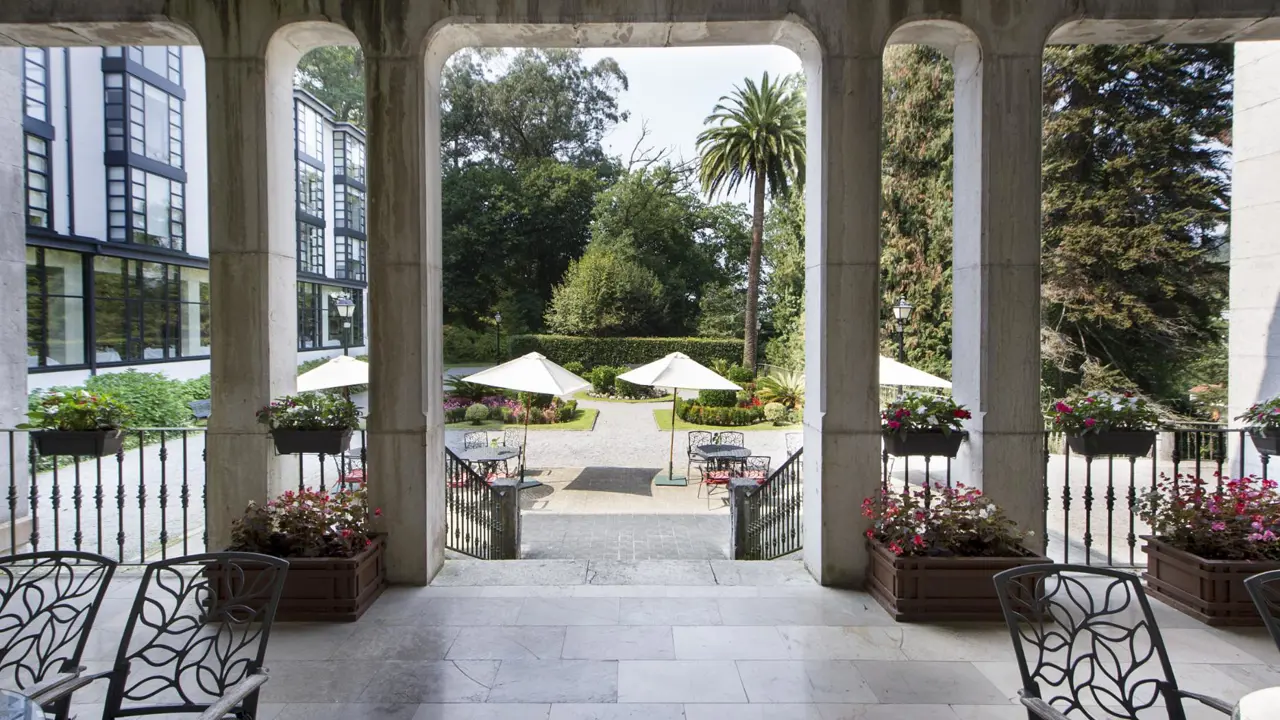 Parador de Limpias, Limpias, terrace