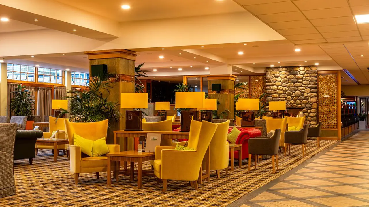 Coylumbridge Hotel, Aviemore, Lounge