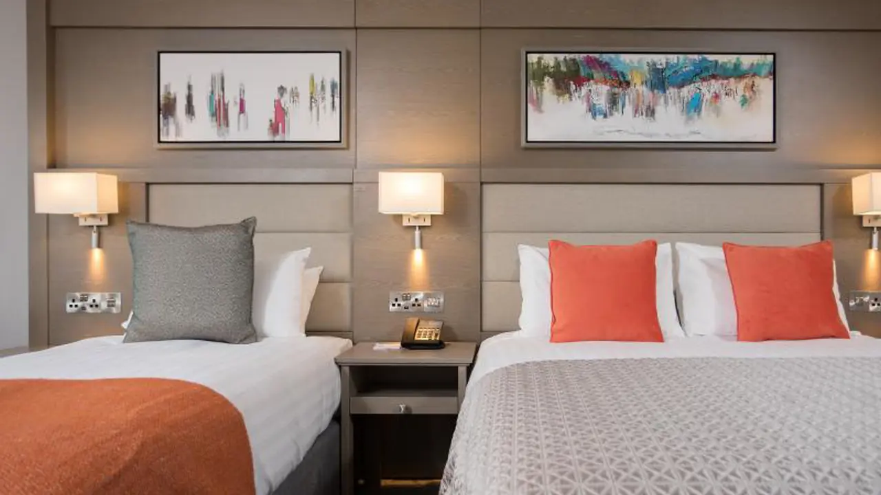 Mcwilliam Park Hotel Twin Room