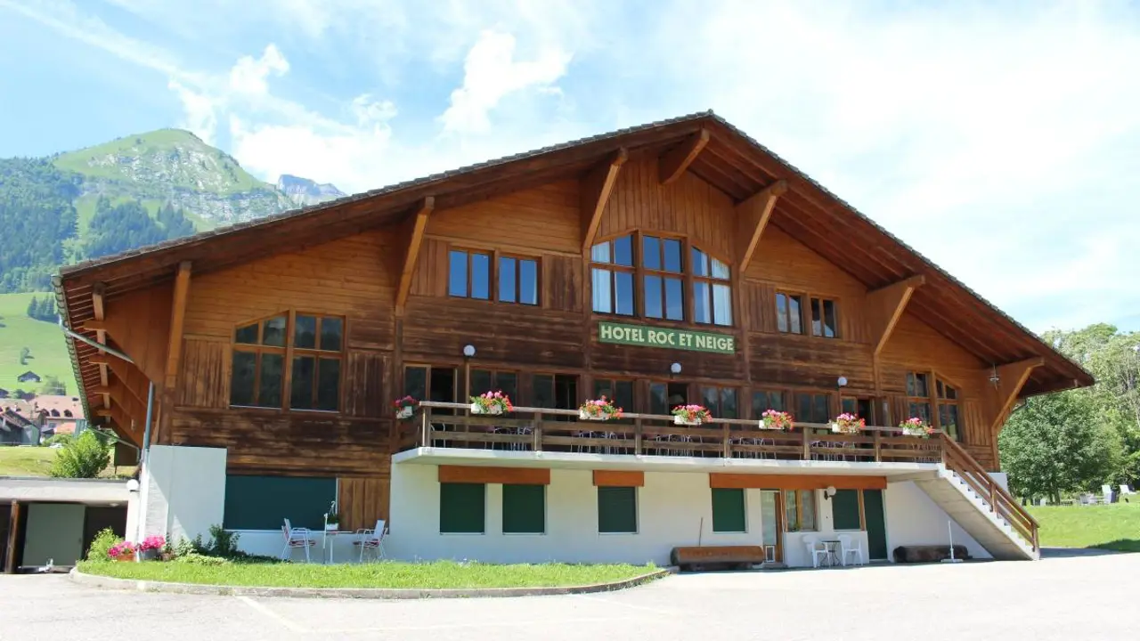 Hotel Roc et Neige, Chateau d'Oex, Front View Summer