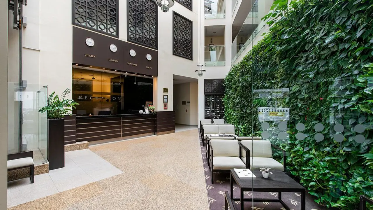 Amberton Cathedral Square Hotel, Vilnius, lobby