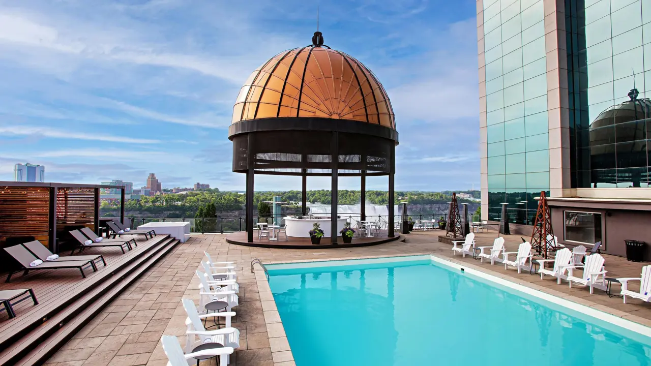 Sheraton Fallsview Hotel, Niagara Falls, rooftop pool
