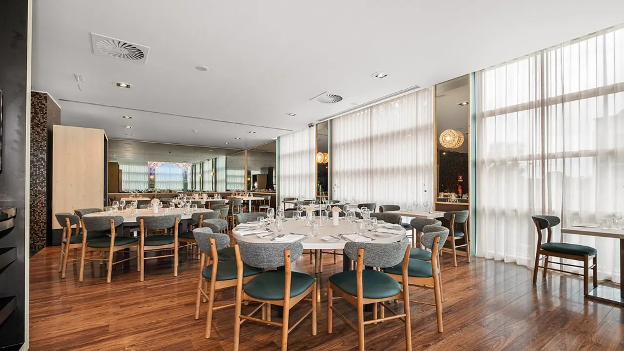 Axis Hotel, Porto, dining