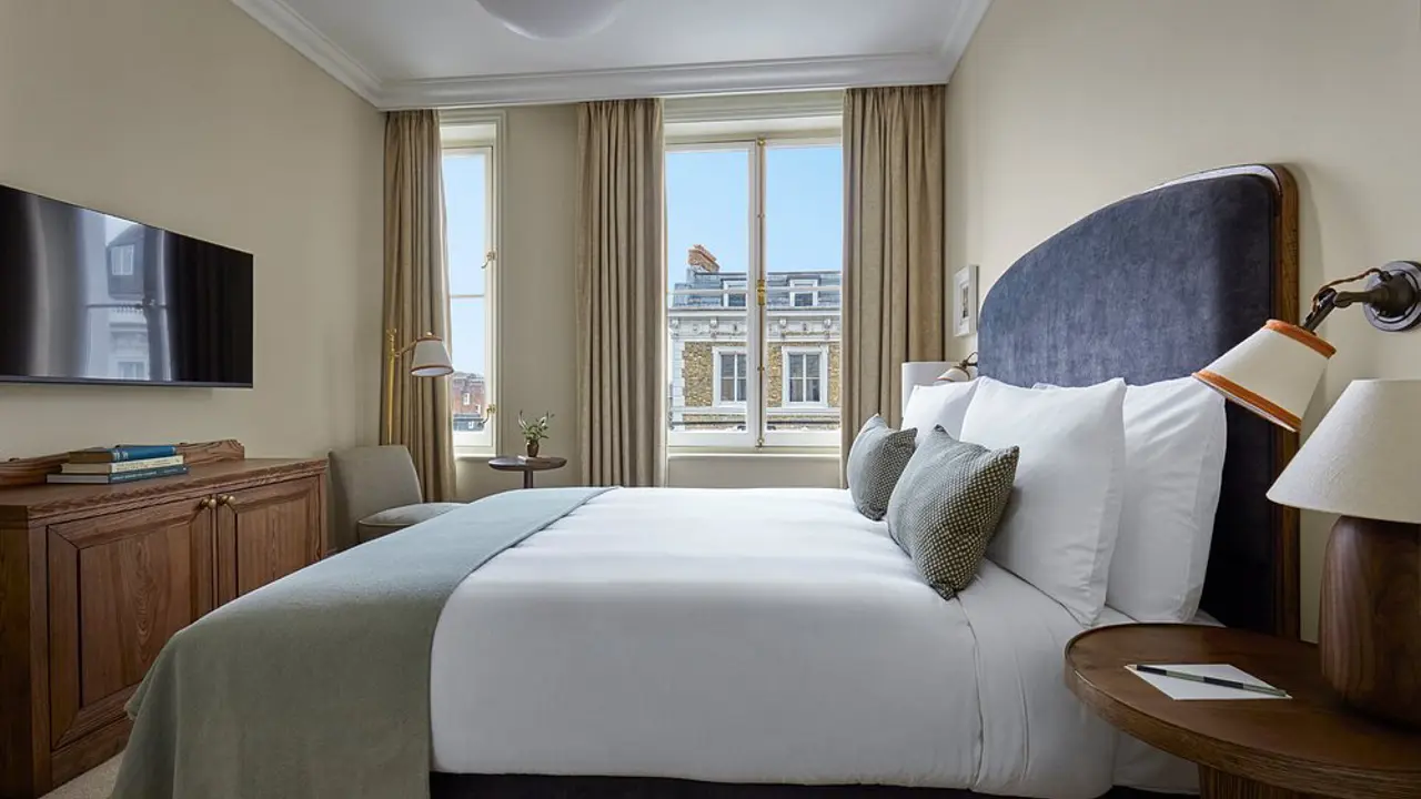 Miiro Templeton Garden, London, Bedroom