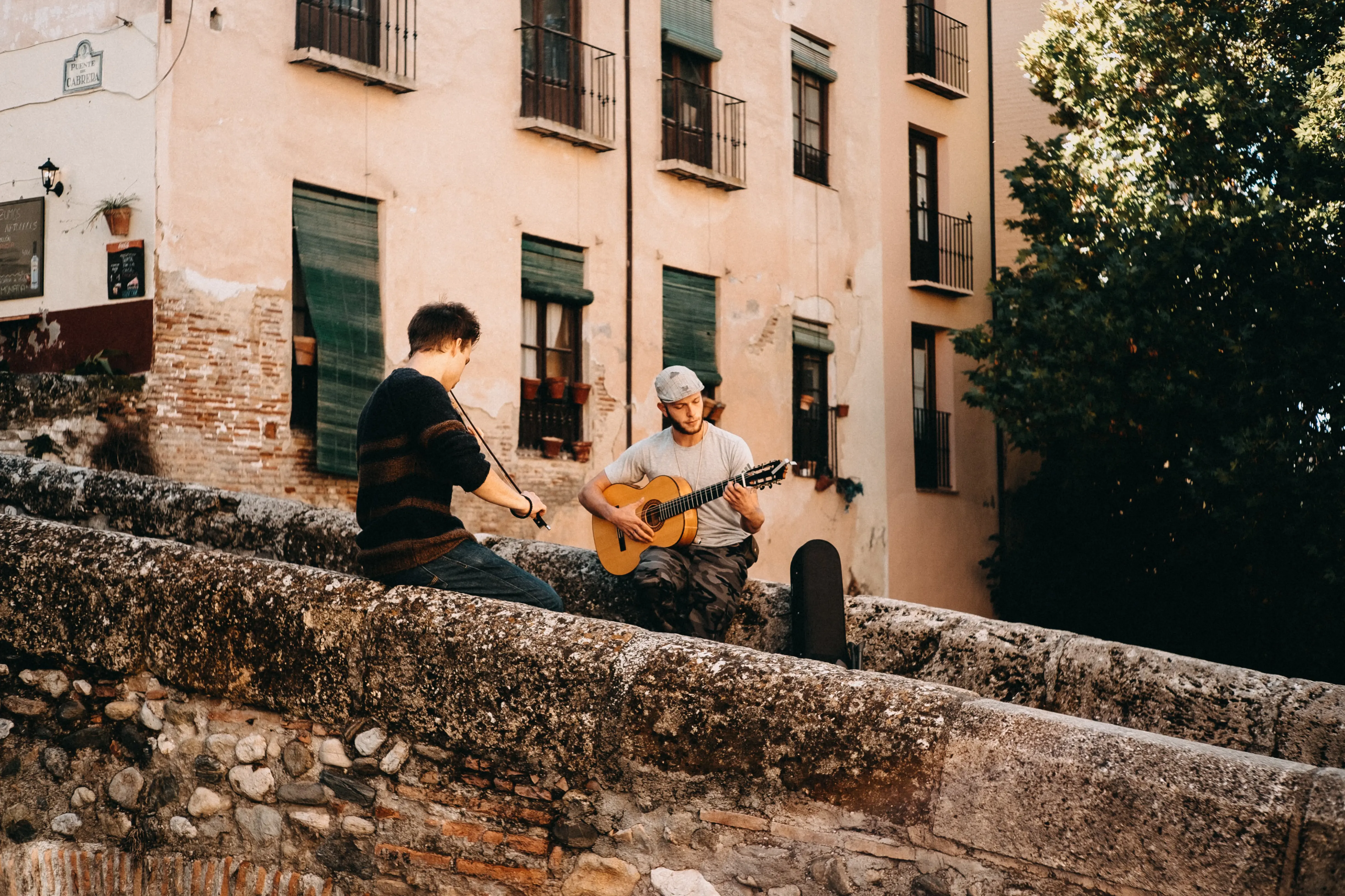 Guitar and Violin Players, Spain