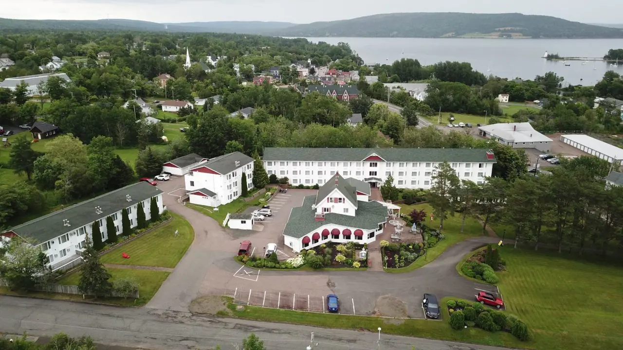 Auberge Gisele’s Inn, Baddeck, aerial