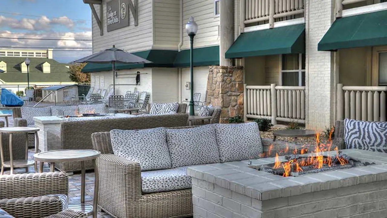 The Lodge at Five Oaks, Sevierville, terrace