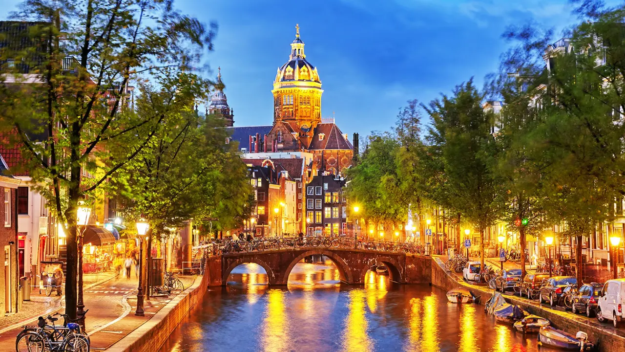 Shutterstock 345403775 Amsterdam
