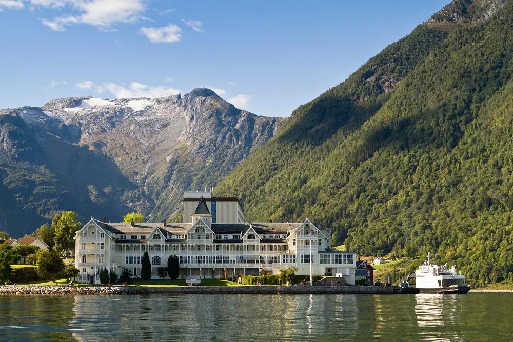 Kviknes Hotel, Balestrand, Exterior