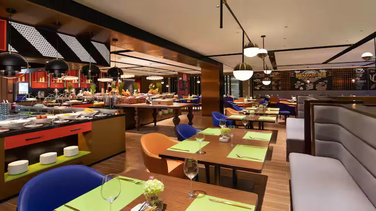 Hampton by Hilton Beijing Guomao CBD, Beijing, dining