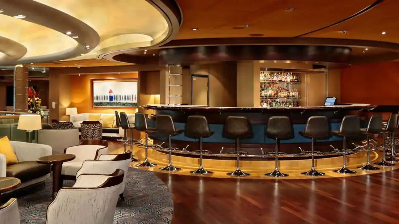 MS Zaandam, Holland America, bar