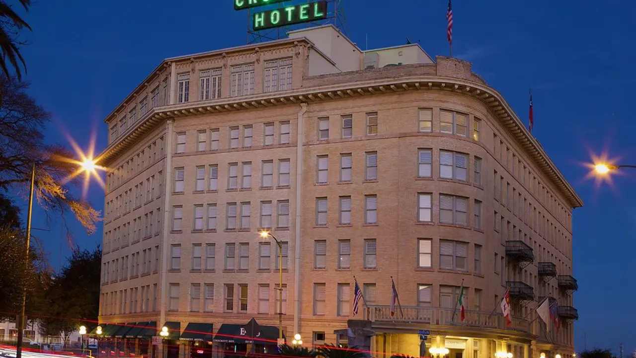 Crockett Hotel, San Antonio, exterior