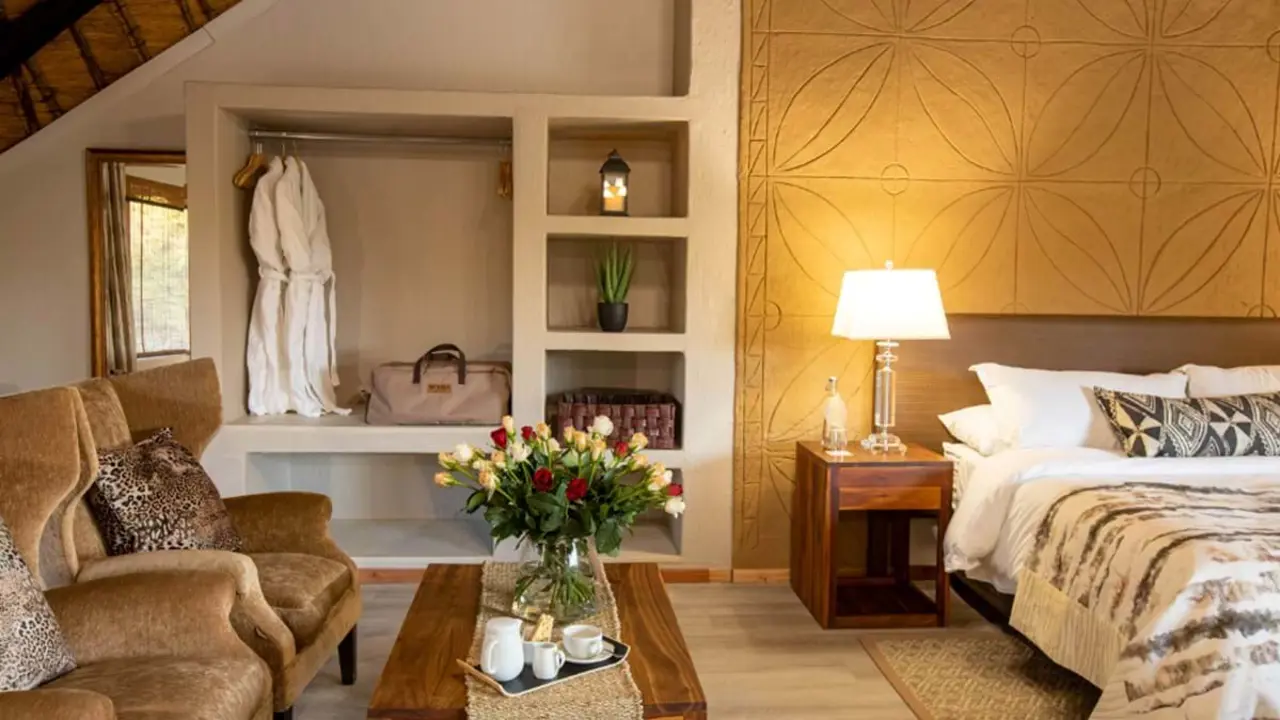 Mabula Game Lodge, suite sitting area