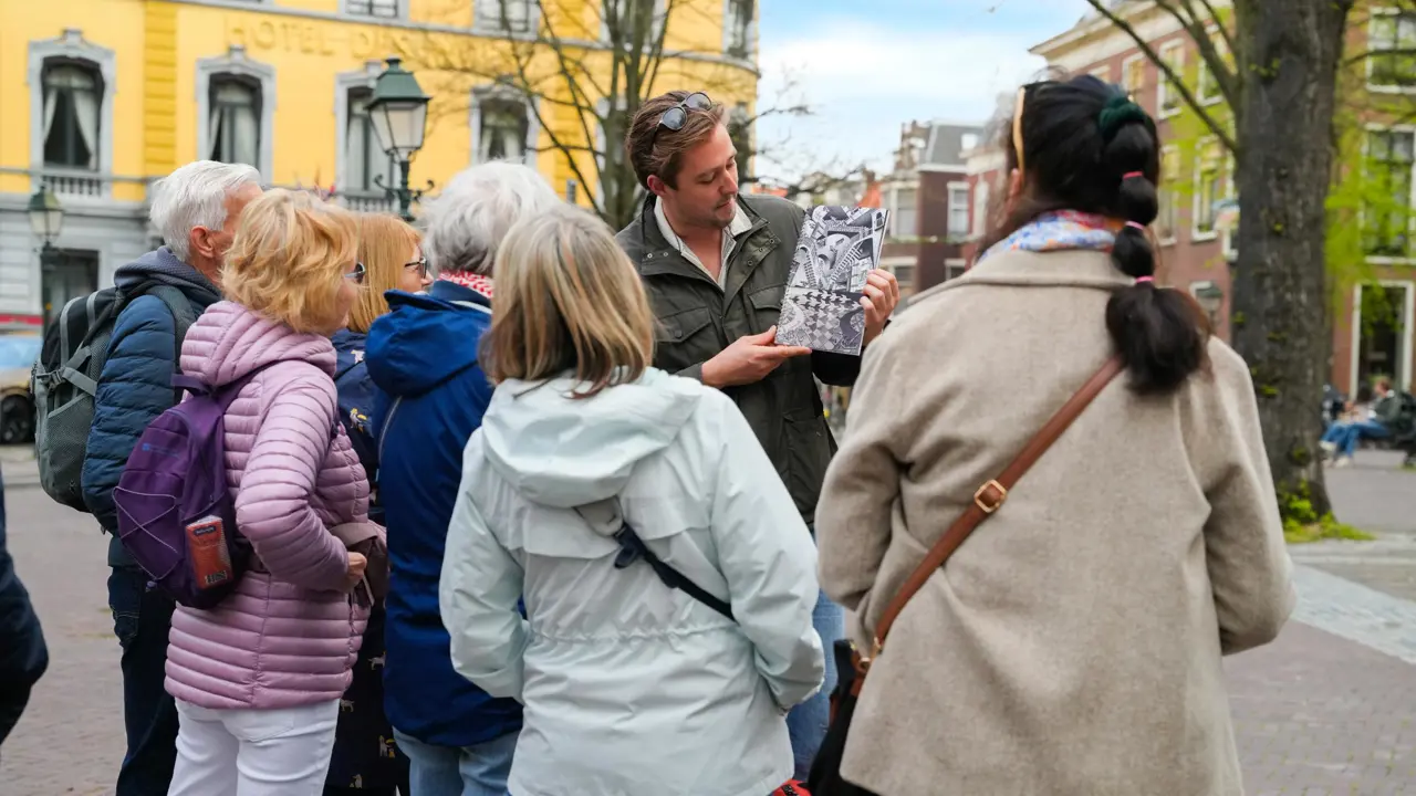 NMH customers and tour leader, The Hague