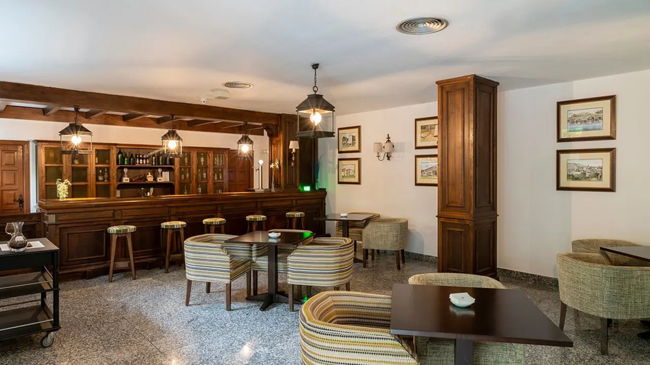 Parador de Vialba, Vialba, bar