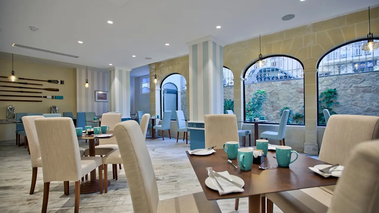 The Santana Hotel, Malta, Dining