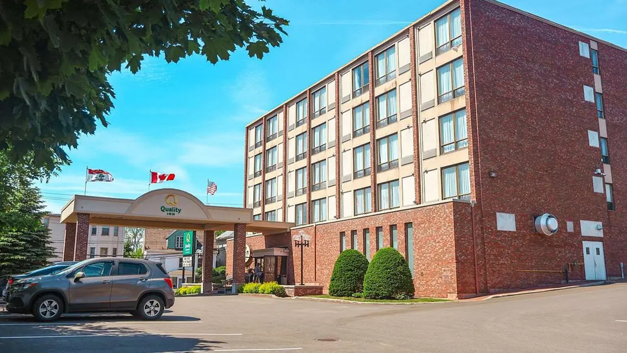 Quality Inn & Suites, Charlottetown, exterior view