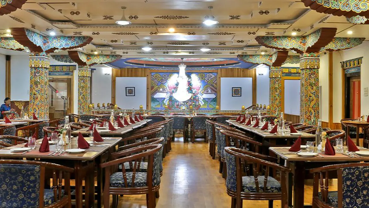 Tashi Namgay Resort, Paro, dining