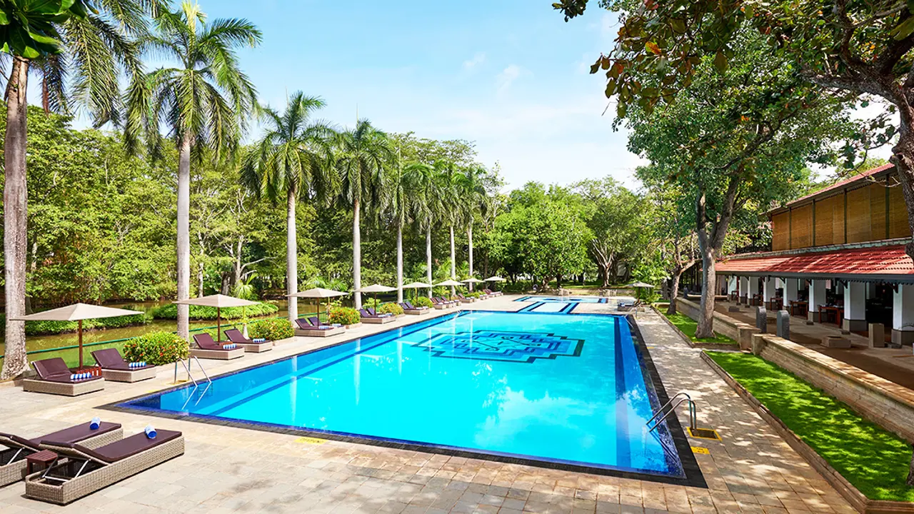 Cinnamon Lodge, Habarana, pool