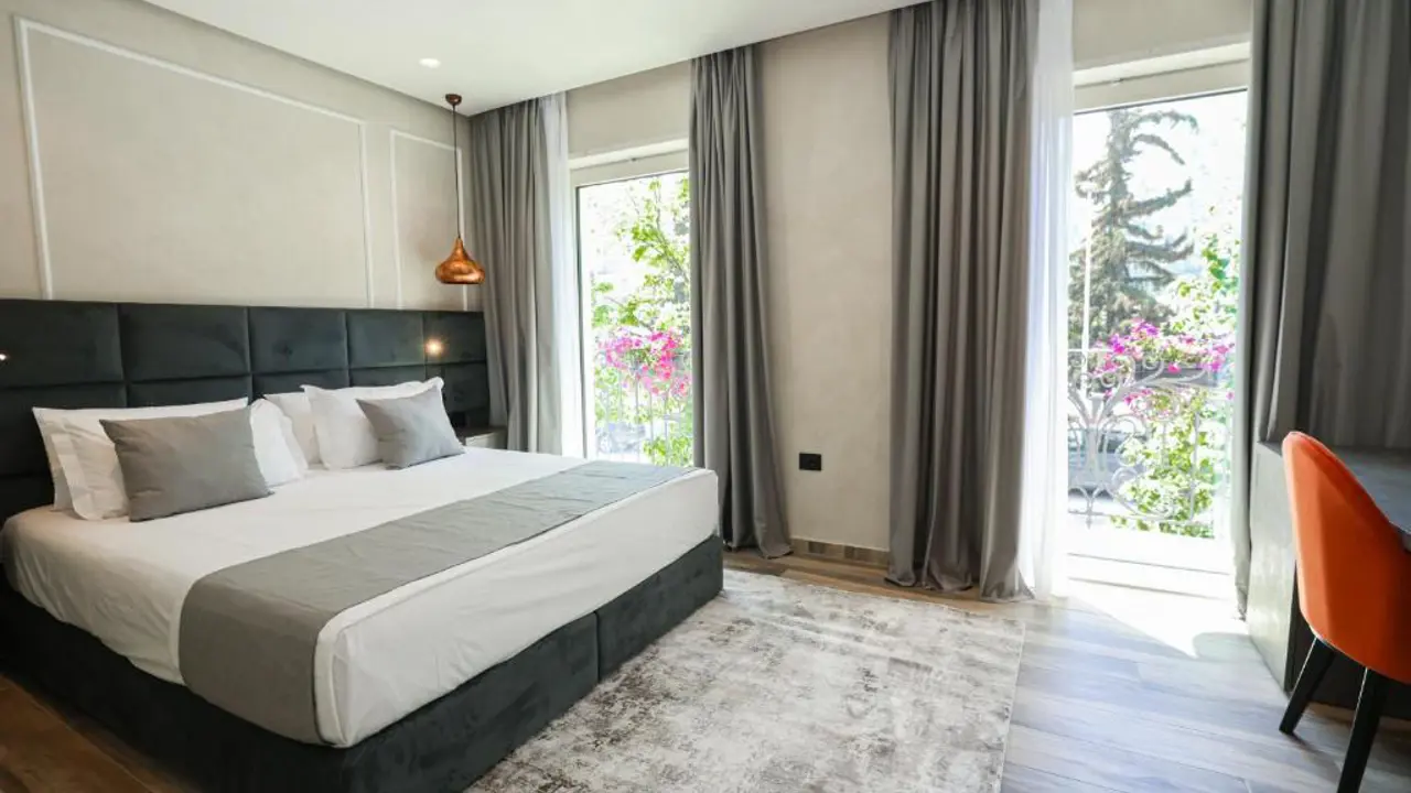 Hotel Plaza, Berat, bedroom