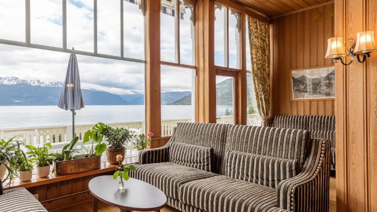 Kviknes Hotel, Balestrand, Lounge And View